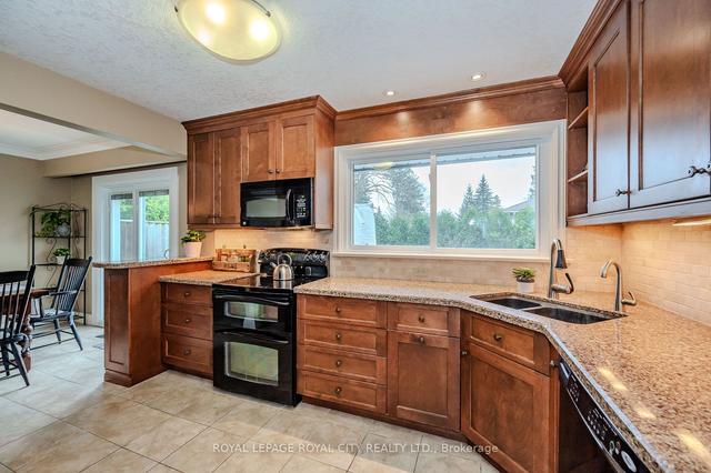 62 Clive Ave, House detached with 2 bedrooms, 2 bathrooms and 6 parking in Guelph ON | Image 5