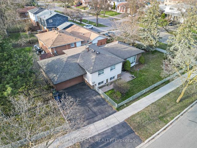44 Lexington Ave, House detached with 3 bedrooms, 2 bathrooms and 6 parking in Toronto ON | Image 12
