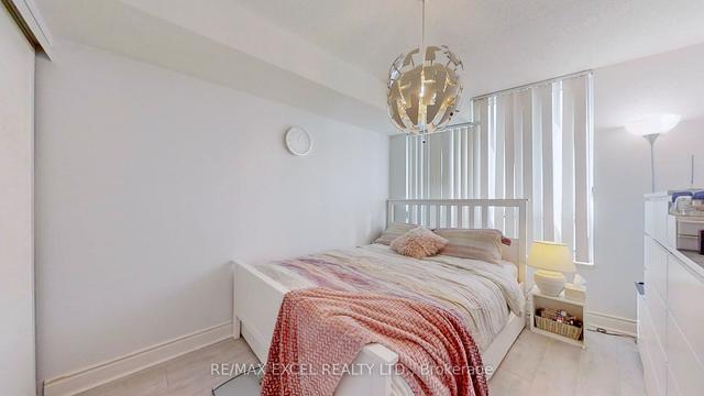 1315 - 25 Greenview Ave, Condo with 1 bedrooms, 1 bathrooms and 1 parking in Toronto ON | Image 4