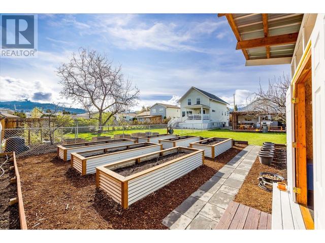 904 Graham Road, House detached with 2 bedrooms, 1 bathrooms and 2 parking in Kelowna BC | Image 27