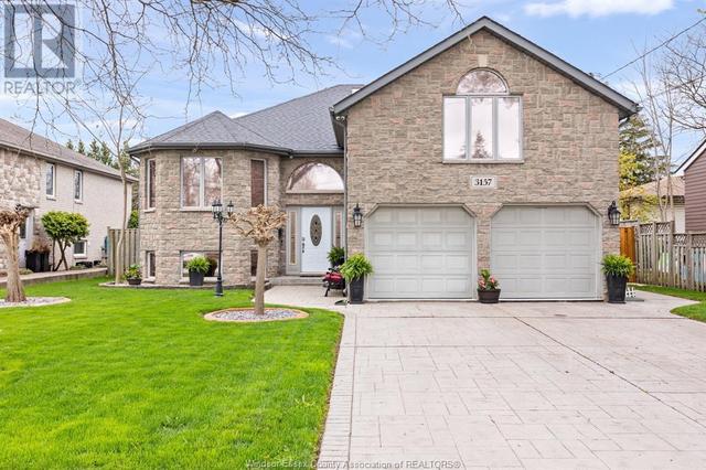 3157 Robinet, House detached with 6 bedrooms, 3 bathrooms and null parking in Windsor ON | Image 1