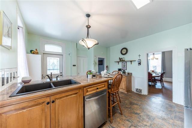 213 Bonnechere Street W, House detached with 3 bedrooms, 2 bathrooms and 3 parking in Bonnechere Valley ON | Image 9