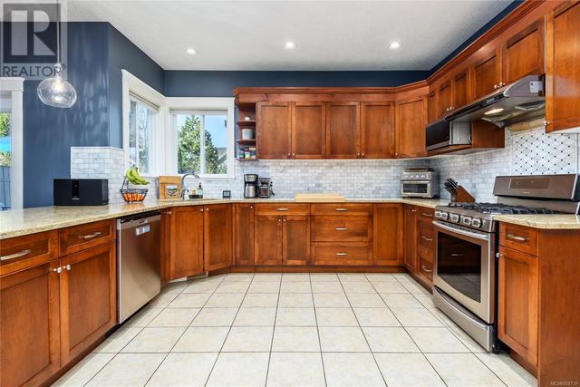 Check out this chef's kitchen | Image 10