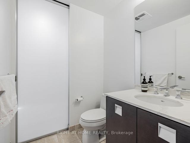 2907 - 33 Charles St E, Condo with 2 bedrooms, 1 bathrooms and 1 parking in Toronto ON | Image 18