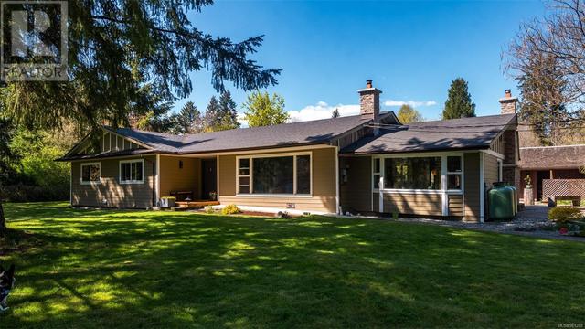 3935 Cowichan Lake Rd, House detached with 3 bedrooms, 2 bathrooms and 6 parking in North Cowichan BC | Image 1
