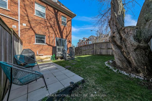 12 Loring Doolittle Crt, Townhouse with 4 bedrooms, 4 bathrooms and 4 parking in Aurora ON | Image 22