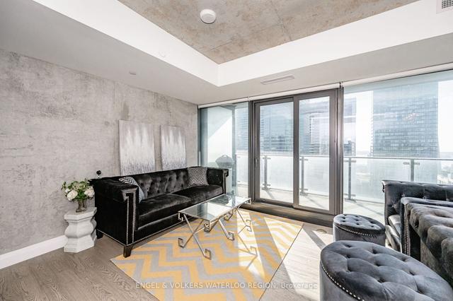 2406 - 224 King St W, Condo with 2 bedrooms, 1 bathrooms and 1 parking in Toronto ON | Image 2