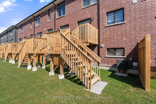 1306 Bradenton Path, House attached with 3 bedrooms, 3 bathrooms and 3 parking in Oshawa ON | Image 8