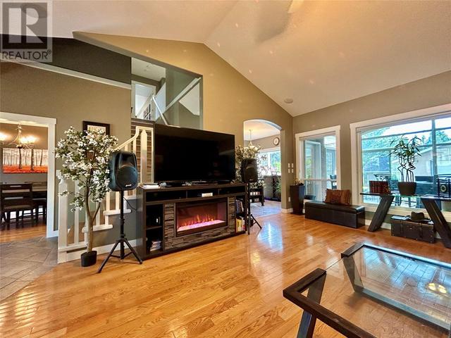 3911 Lakevale Place, House detached with 5 bedrooms, 3 bathrooms and 14 parking in Kelowna BC | Image 10