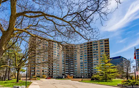 1421 - 451 The West Mall, Condo with 2 bedrooms, 1 bathrooms and 1 parking in Toronto ON | Card Image