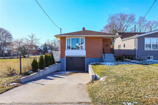 31 Kent Street, House detached with 4 bedrooms, 2 bathrooms and 3 parking in St. Catharines ON | Image 1