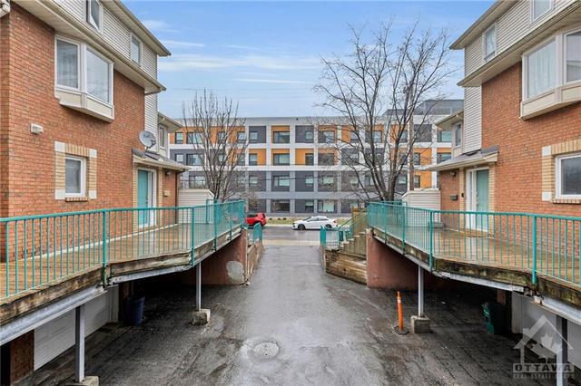 8 Barnsley Private, Townhouse with 3 bedrooms, 2 bathrooms and 1 parking in Ottawa ON | Image 28