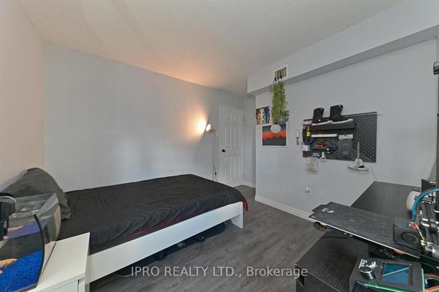 511 - 4 Lisa St, Condo with 3 bedrooms, 2 bathrooms and 1 parking in Brampton ON | Image 10