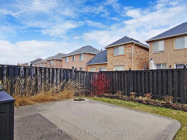 2375 Proudfoot Tr, House detached with 3 bedrooms, 3 bathrooms and 3 parking in Oakville ON | Image 35