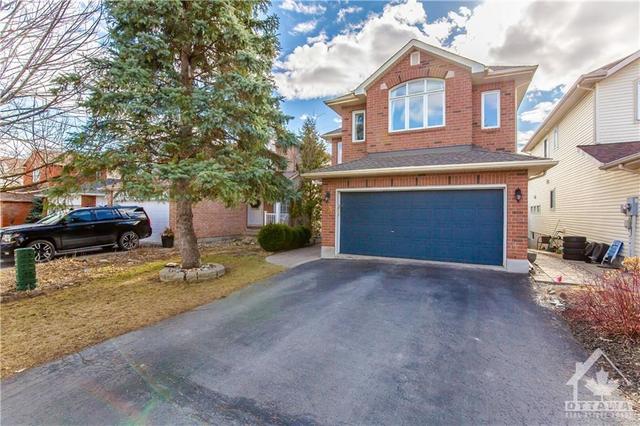 13 Evanshen Crescent, House detached with 5 bedrooms, 4 bathrooms and 4 parking in Ottawa ON | Image 1