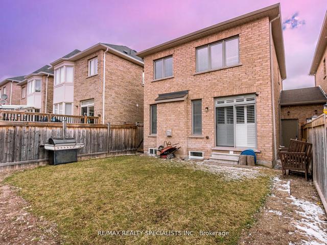 25 Chesterwood Cres, House semidetached with 3 bedrooms, 4 bathrooms and 3 parking in Brampton ON | Image 32