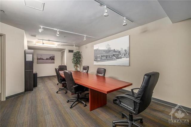 Boardroom, library for owners | Image 24