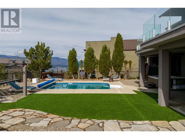 5342 Signet Crescent, House detached with 4 bedrooms, 2 bathrooms and 2 parking in Kelowna BC | Image 45