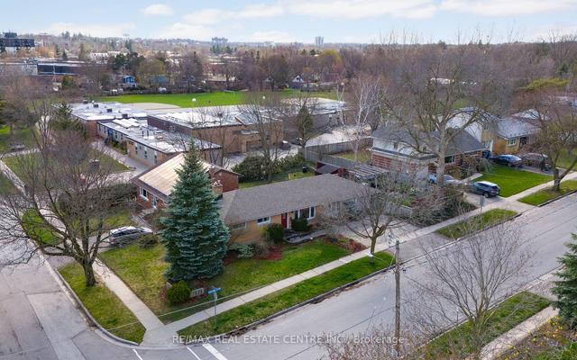 2 Callander Dr, House detached with 3 bedrooms, 2 bathrooms and 4 parking in Guelph ON | Image 30