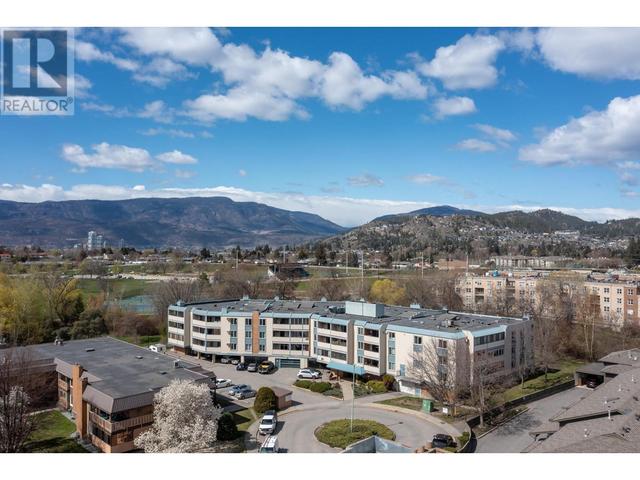 214 - 1640 Ufton Court, Condo with 1 bedrooms, 1 bathrooms and null parking in Kelowna BC | Image 1