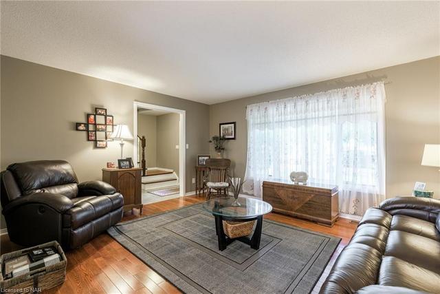 24 The Meadows Street, House detached with 3 bedrooms, 1 bathrooms and 5 parking in St. Catharines ON | Image 10