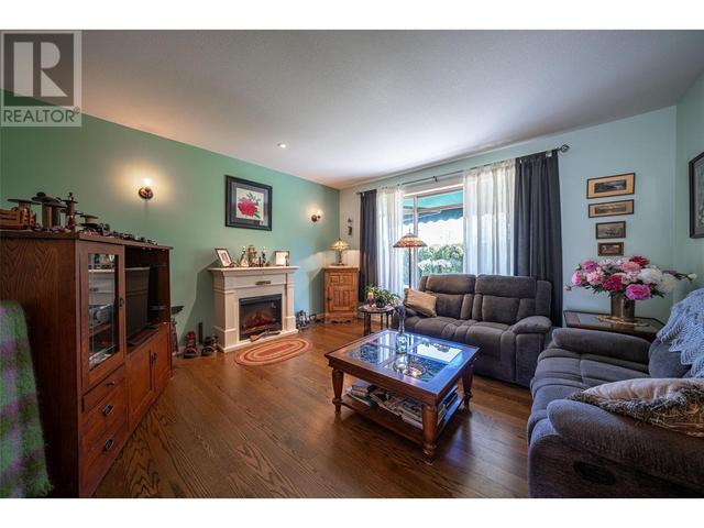 5 - 1000 Snowberry Road, House detached with 3 bedrooms, 2 bathrooms and 4 parking in Vernon BC | Image 3