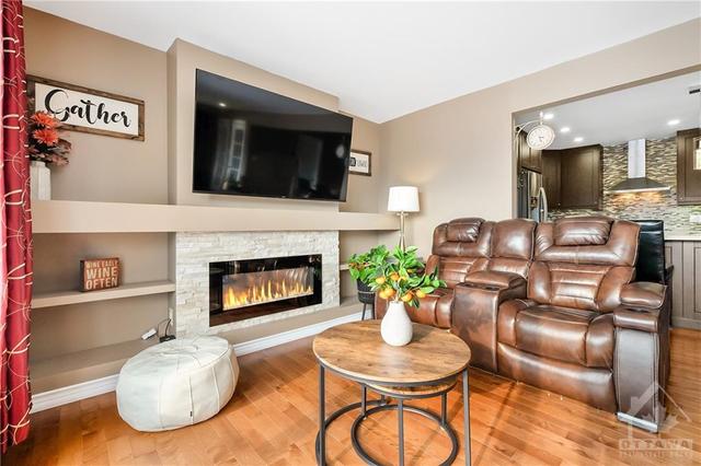 47 Tauvette Street, House detached with 4 bedrooms, 3 bathrooms and 8 parking in Ottawa ON | Image 8