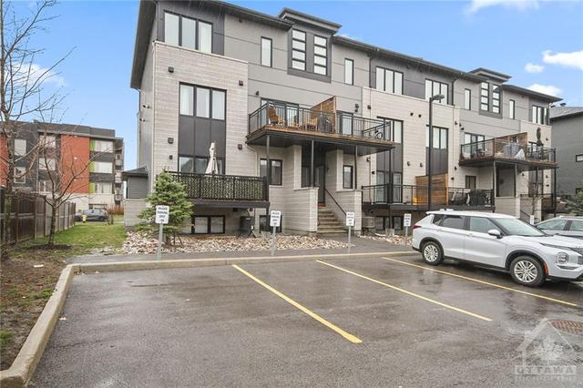 a - 442 Via Verona Street, House attached with 2 bedrooms, 2 bathrooms and 1 parking in Ottawa ON | Image 1