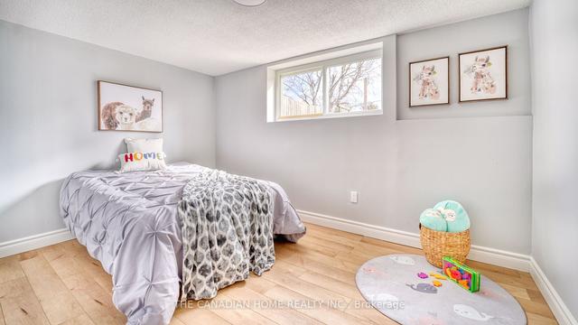 239 Edward Ave Ave, House detached with 3 bedrooms, 4 bathrooms and 4 parking in Oshawa ON | Image 24