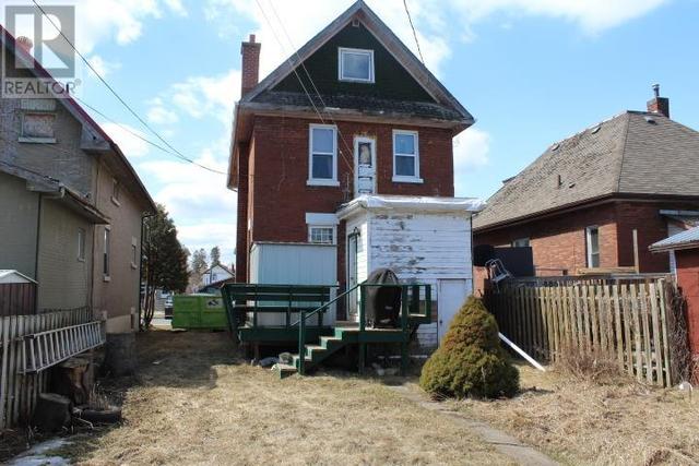 420 Brodie St N, House detached with 5 bedrooms, 1 bathrooms and null parking in Thunder Bay ON | Image 2