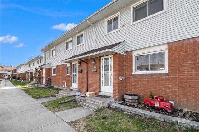 74 - 1045 Morrison Drive, Townhouse with 3 bedrooms, 2 bathrooms and 1 parking in Ottawa ON | Image 2