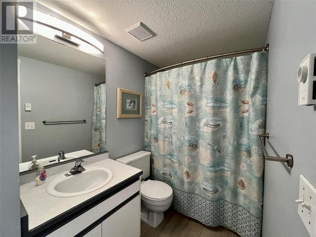 242 - 213 White Pine Crescent, Condo with 2 bedrooms, 1 bathrooms and 2 parking in Sicamous BC | Image 17