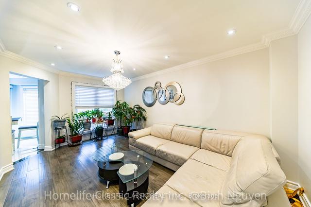 5202 Buttermill Crt W, House detached with 4 bedrooms, 4 bathrooms and 6 parking in Mississauga ON | Image 2