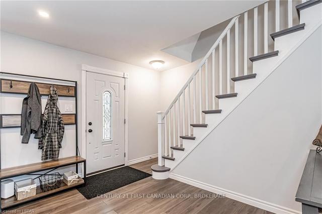 537 Ridgewood Cres, House detached with 4 bedrooms, 2 bathrooms and 4 parking in London ON | Image 36