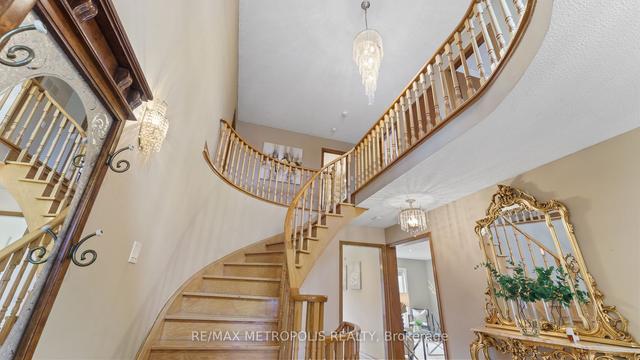 8233 Martin Grove Rd, House detached with 4 bedrooms, 4 bathrooms and 4 parking in Vaughan ON | Image 14