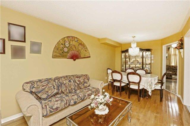 77 Clover Bloom Rd, House semidetached with 3 bedrooms, 4 bathrooms and 4 parking in Brampton ON | Image 3