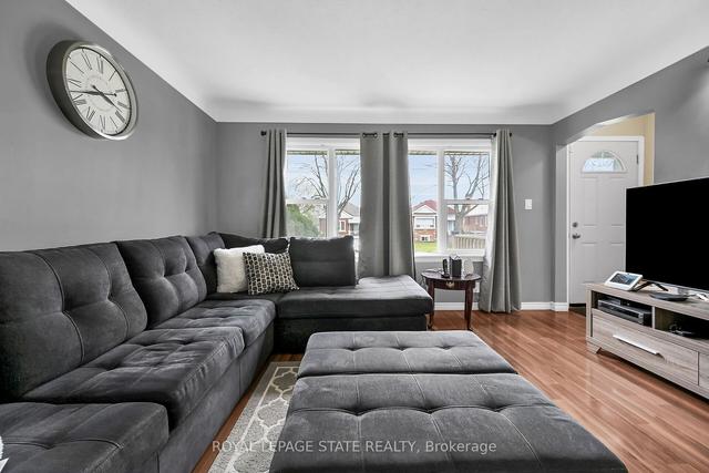 352 East 28th St, House detached with 2 bedrooms, 2 bathrooms and 5 parking in Hamilton ON | Image 6
