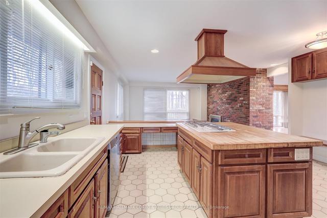44 Pheasant Lane, House detached with 5 bedrooms, 4 bathrooms and 6 parking in Toronto ON | Image 3