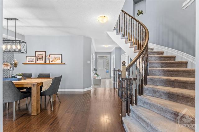 233 Gossamer Street, Townhouse with 3 bedrooms, 3 bathrooms and 3 parking in Ottawa ON | Image 7