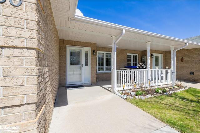30 Meadows Lane, House attached with 2 bedrooms, 1 bathrooms and 2 parking in Wasaga Beach ON | Image 12