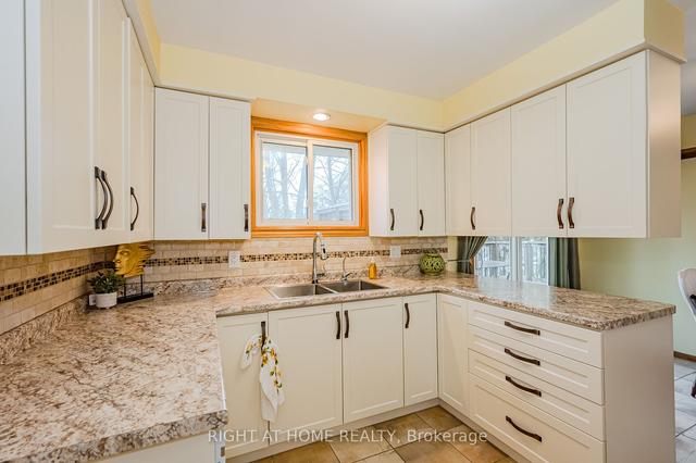 394 Victoria Rd N, House detached with 3 bedrooms, 2 bathrooms and 2 parking in Guelph ON | Image 5