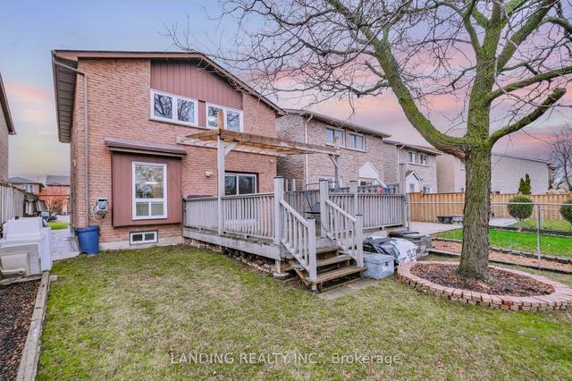 50 Upton Cres, House attached with 3 bedrooms, 4 bathrooms and 6 parking in Markham ON | Image 32