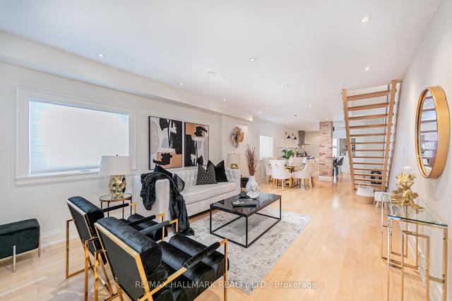 397 Crawford St, House semidetached with 3 bedrooms, 3 bathrooms and 1 parking in Toronto ON | Image 1
