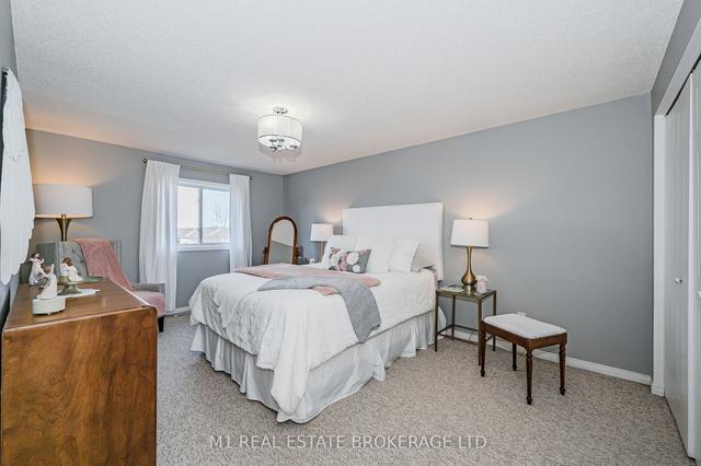 136 Lee St, House attached with 3 bedrooms, 2 bathrooms and 2 parking in Guelph ON | Image 8