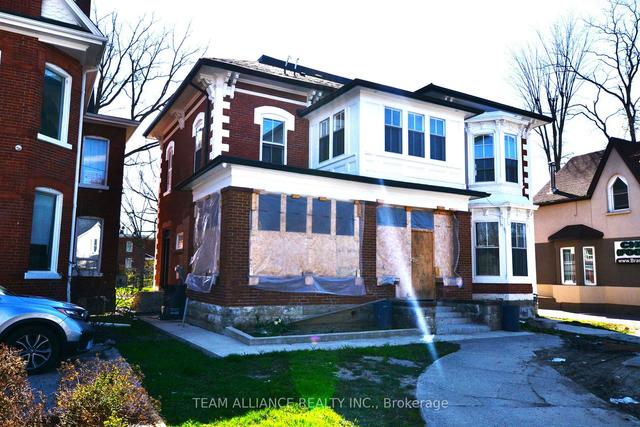 249 Main St N, House detached with 6 bedrooms, 5 bathrooms and 2 parking in Brampton ON | Image 12