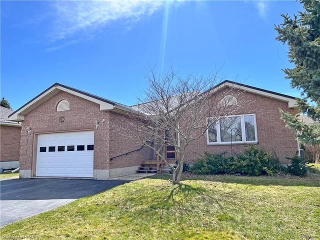 41 Balvina Drive W, House detached with 3 bedrooms, 3 bathrooms and 4 parking in Goderich ON | Image 1