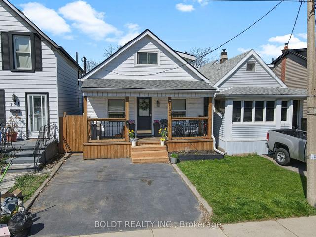 153 Province St N, House detached with 3 bedrooms, 2 bathrooms and 4 parking in Hamilton ON | Image 1