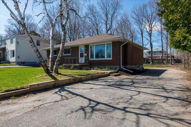 14 Sandra Dr, House detached with 4 bedrooms, 2 bathrooms and 4 parking in Orillia ON | Image 12