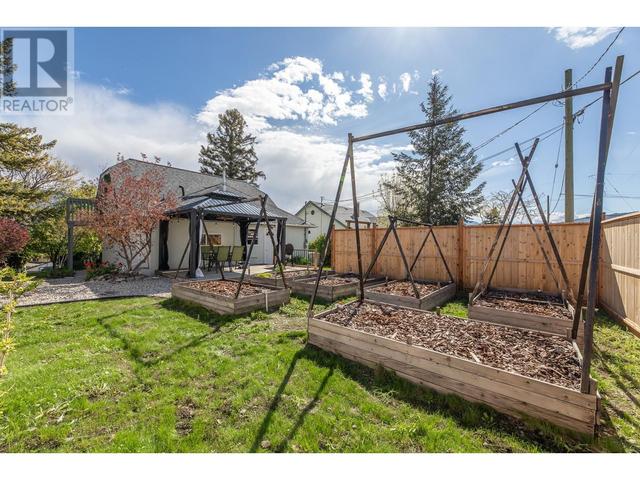631 Earle Crescent, House detached with 3 bedrooms, 1 bathrooms and 2 parking in Oliver BC | Image 8