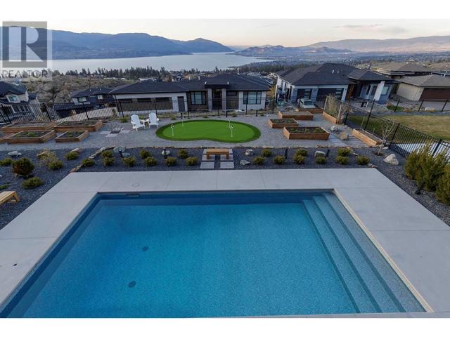 442 Hawk Hill Drive, House detached with 4 bedrooms, 3 bathrooms and 6 parking in Kelowna BC | Image 3